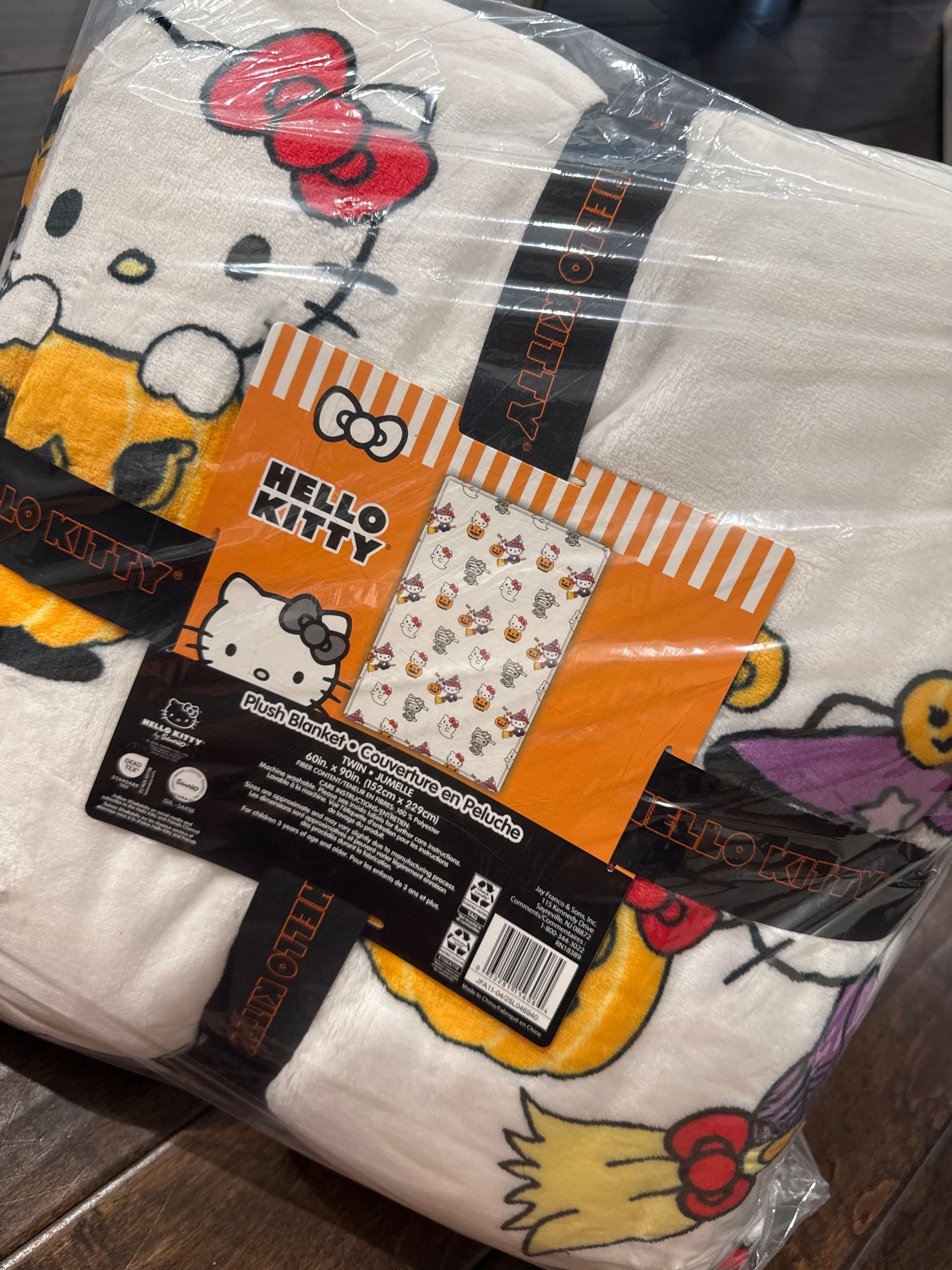 Twin - Hello Kitty Halloween